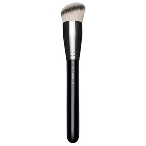 Image of MAC 170 Synthetic Rounded Slant Brush  Pennello